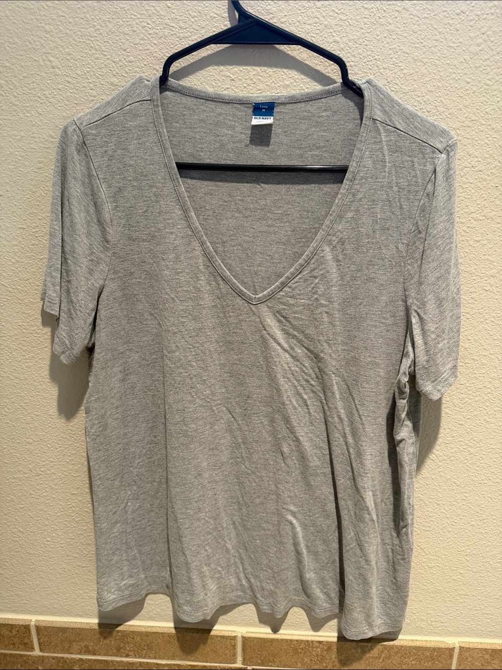 Old Navy Light Heather Gray V-Neck Short Sleeve Tee